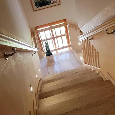 Woelfel Apartment *